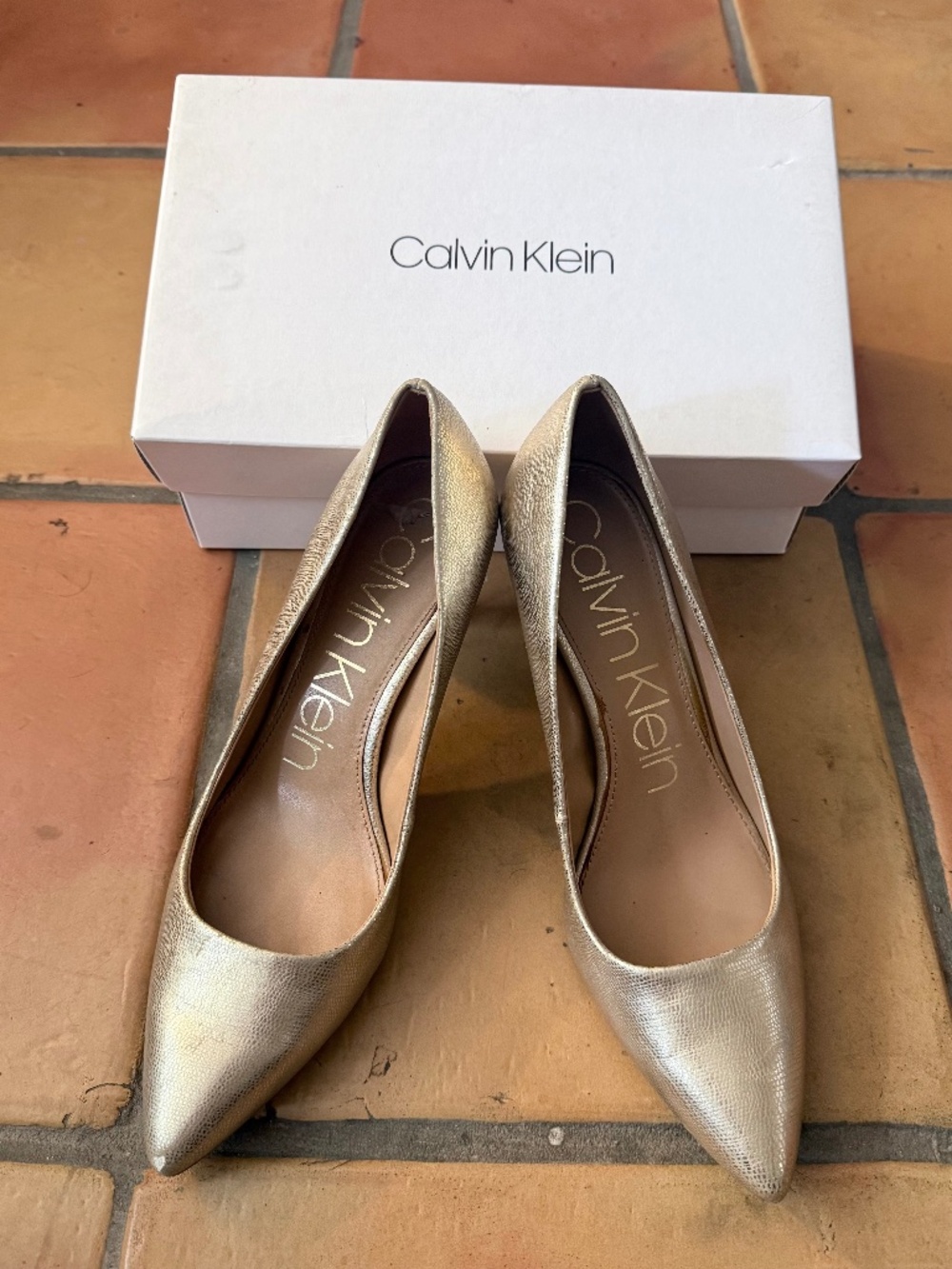 Calvin Klein Kirstin Soft Platinum Gold Shoes Size 10M